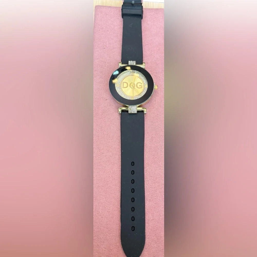 Gold and Black Wearable Watch‎
